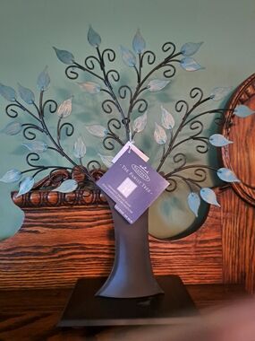 Hallmark Green Leaf Metal Family Tree Wall Accent